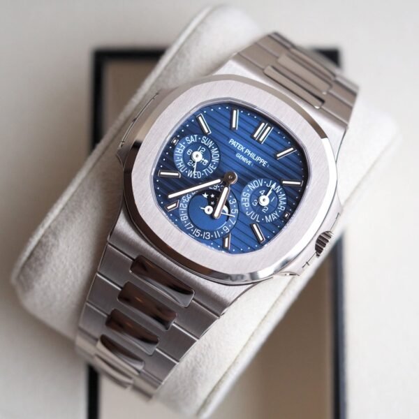 Patek Philippe Nautilus 5740/1G-001 - Image 5