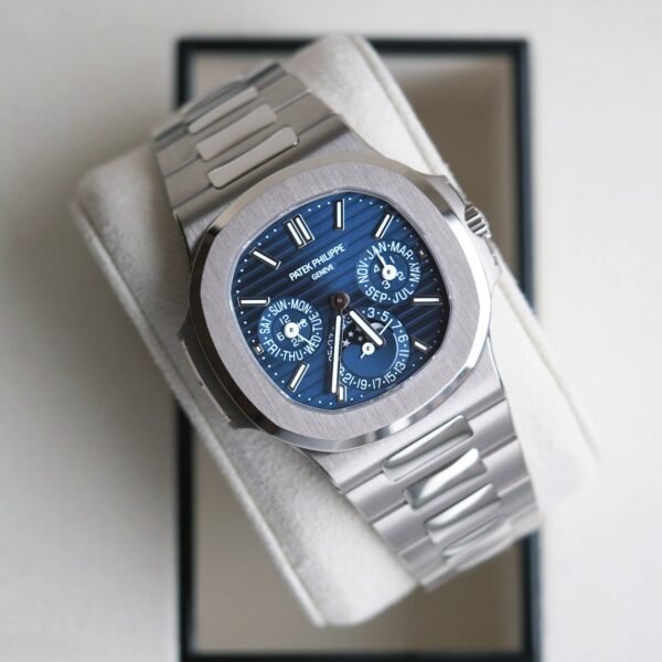 Patek Philippe Nautilus 5740/1G-001 - Image 6