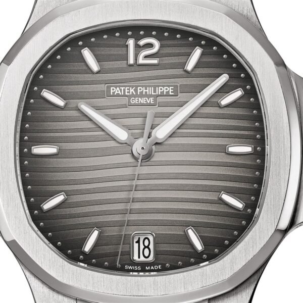 Patek Philippe Nautilus 35mm 7118/1A-011 - Image 4