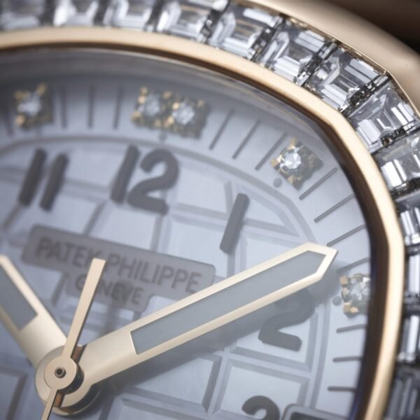 Patek Philippe Aquanaut Luce Haute Joaillerie 35.6mm 5072R-001 - Image 7