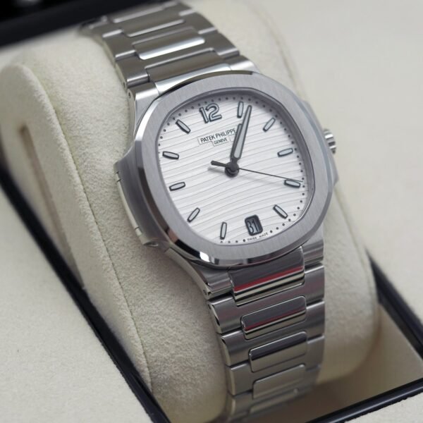 Patek Philippe Nautilus 35mm 7118/1A-010 - Image 9