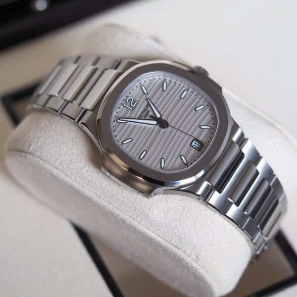 Patek Philippe Nautilus 35mm 7118/1A-010 - Image 10