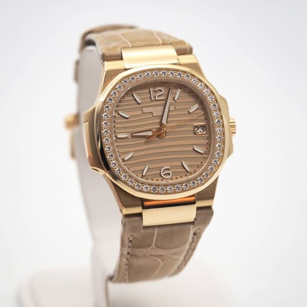 Patek Philippe Nautilus 32mm 7010R-012 - Image 4