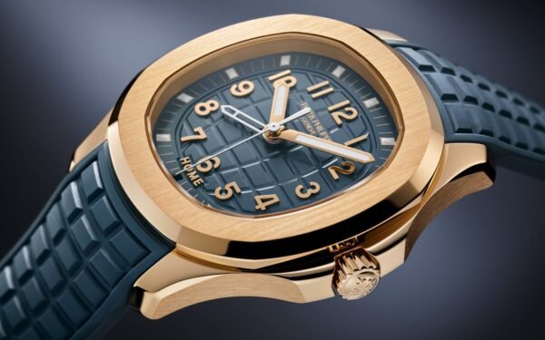 Patek Philippe Aquanaut Travel Time 38.8mm 5269R-001 - Image 3