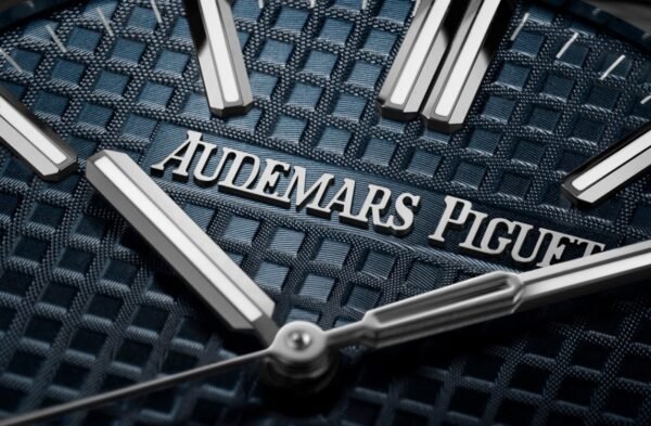 Audemars Piguet Royal Oak Selfwinding "50th Anniversary" 15510ST.OO.1320ST.01 - Image 6